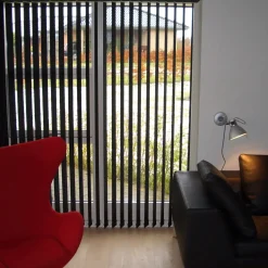 Debel lamelgardin komplet Line, sort 100x250 cm.* Gardiner|Tilbehør Til Kontor Og Værksted