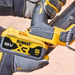 DeWALT DCN930N-XJ 18V XR 33GA 90mm sømpistol solo* Sømpistoler