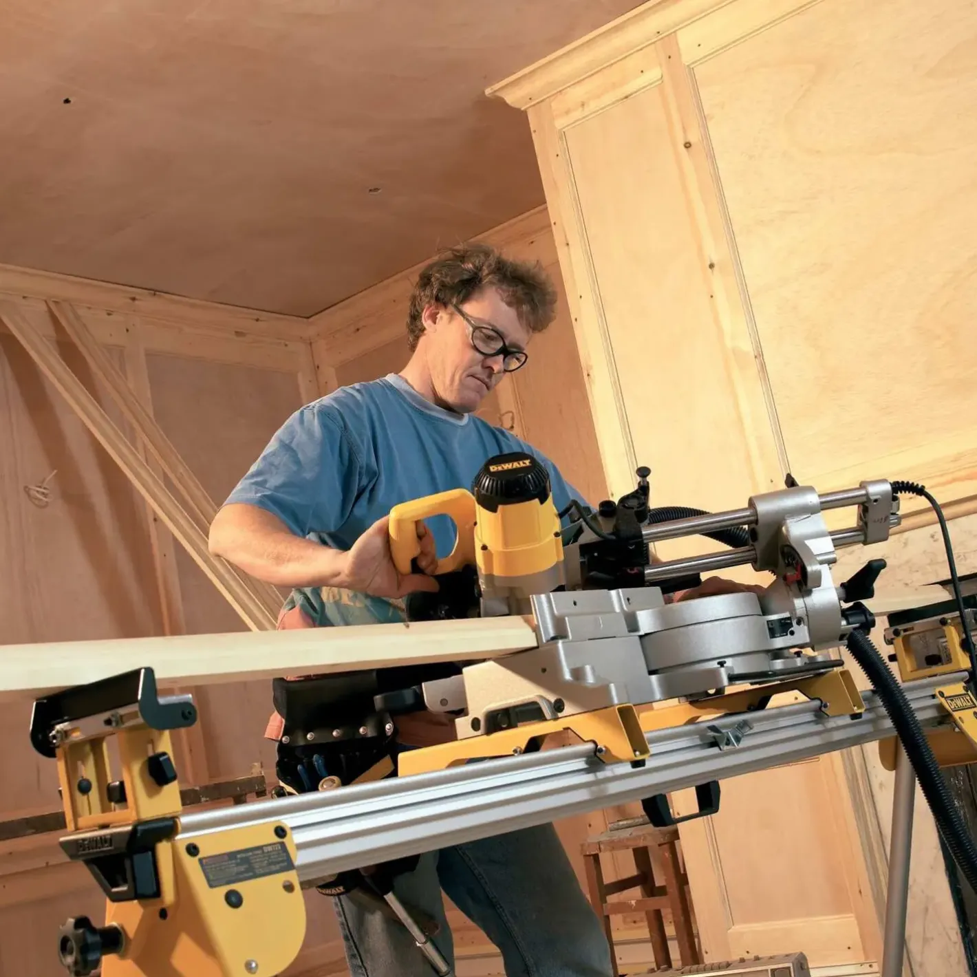 DeWALT DW712N kap-/geringssav 1650 W Ø216 mm m/udtræk* Kap-/Geringssave