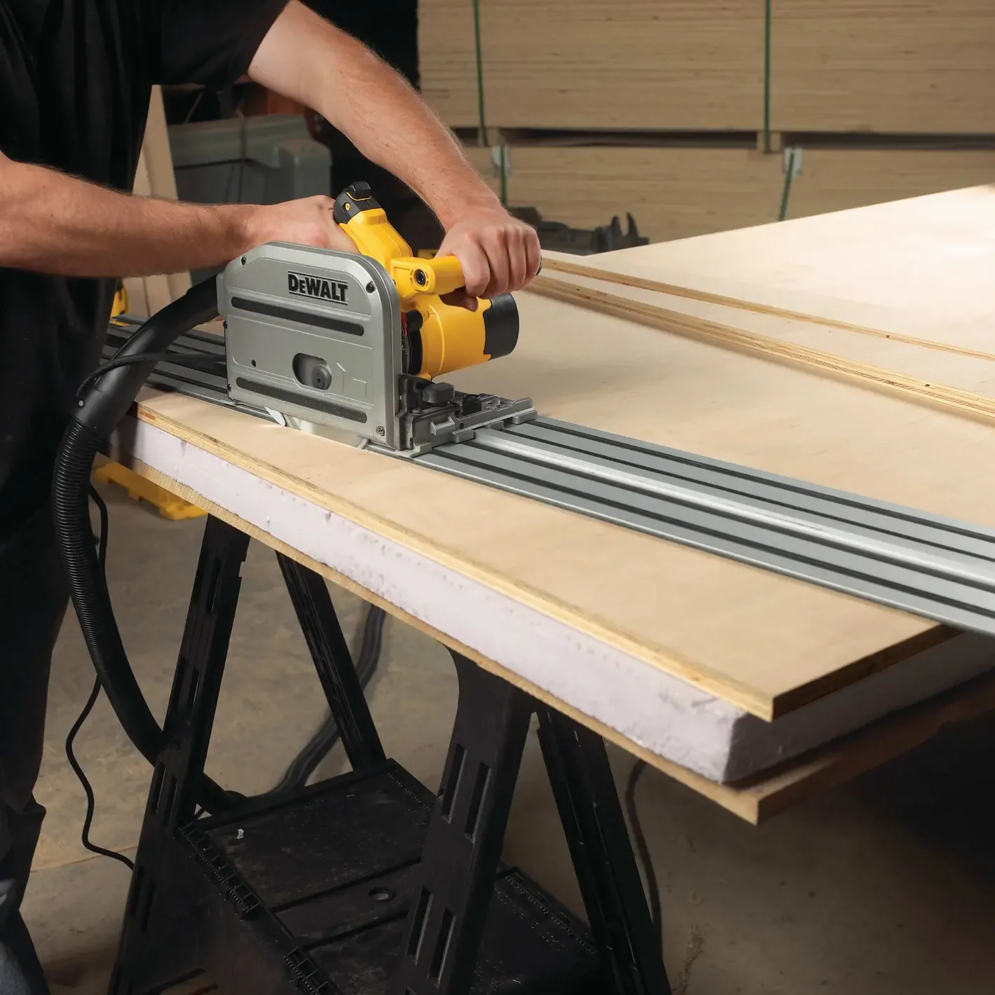 DeWALT DWS520KTR 55 mm dyksav med 2 styreskinner* Dyksave