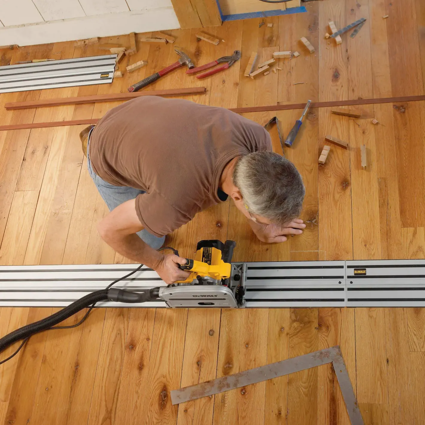 DeWALT DWS520KTR 55 mm dyksav med 1,5 m styreskinne* Rundsave