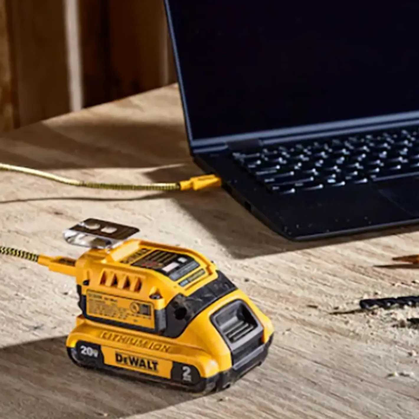 DeWALT 18V XR USB Oplader* Elværktøjssæt|Batterier Og Opladere