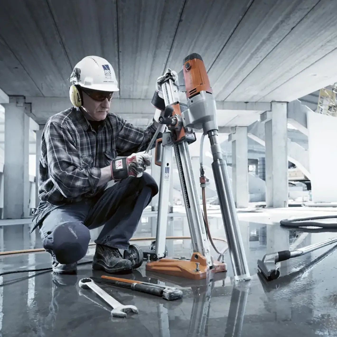 Husqvarna kerneboremaskine m/stativ DMS 240* Bore- Og Skruemaskiner