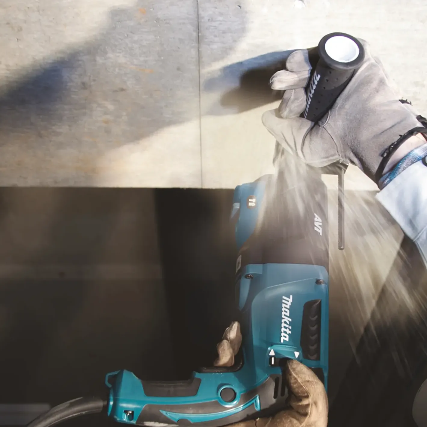 Makita HR2470 bore/mejselhammer SDS-Plus 2,6J 780 Watt* Borehamre