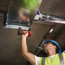 Milwaukee M18 BDD-403C 18V bore-/skruemaskine 3x4.0 Ah batteri og lader* Bore- Og Skruemaskiner
