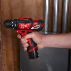 Milwaukee M12 BPD 12V slagboremaskine 2x2.0 Ah batterier og lader i kuffert* Bore- Og Skruemaskiner