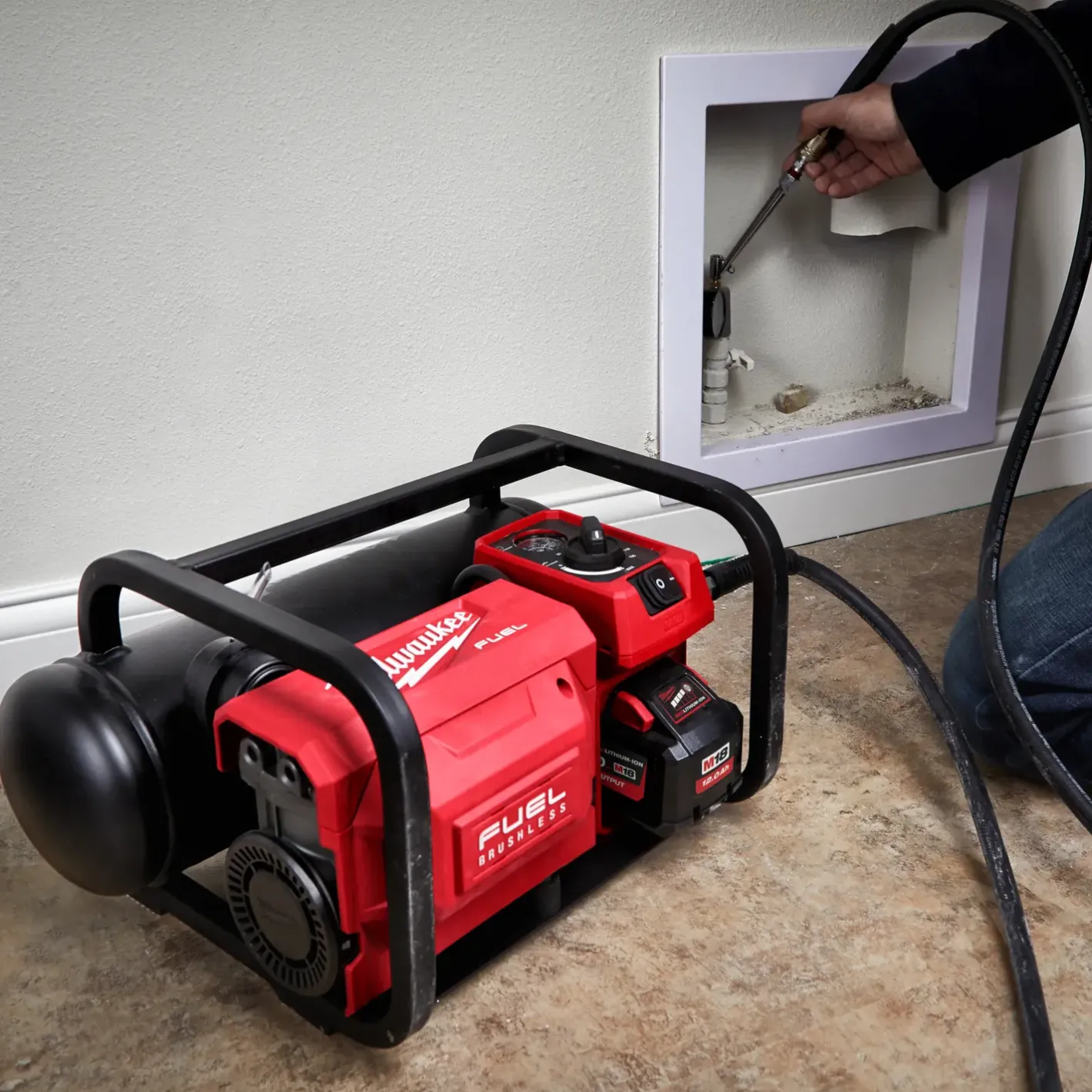 Milwaukee M18™ FAC-0 kompressor* Kompressorer