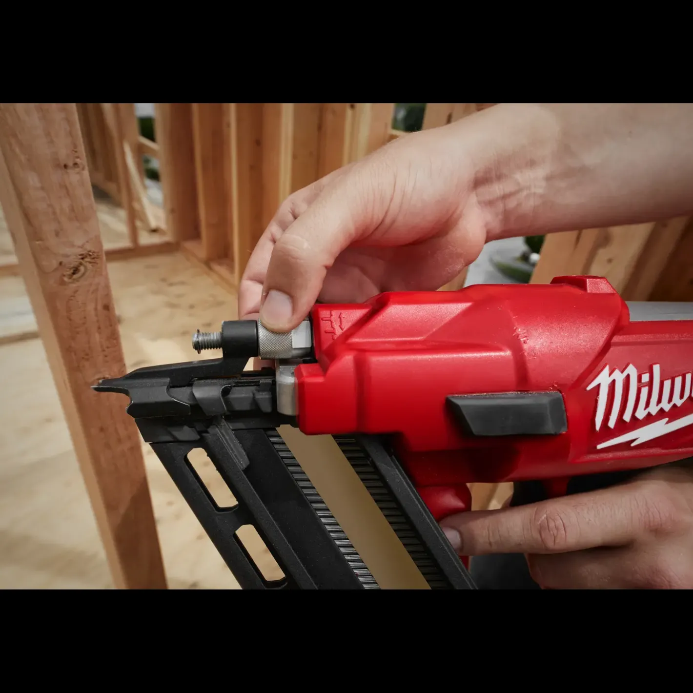 Milwaukee M18 FFN-502C Fuel™ 18V sømpistol 2x5.0 Ah batterier og lader* Sømpistoler
