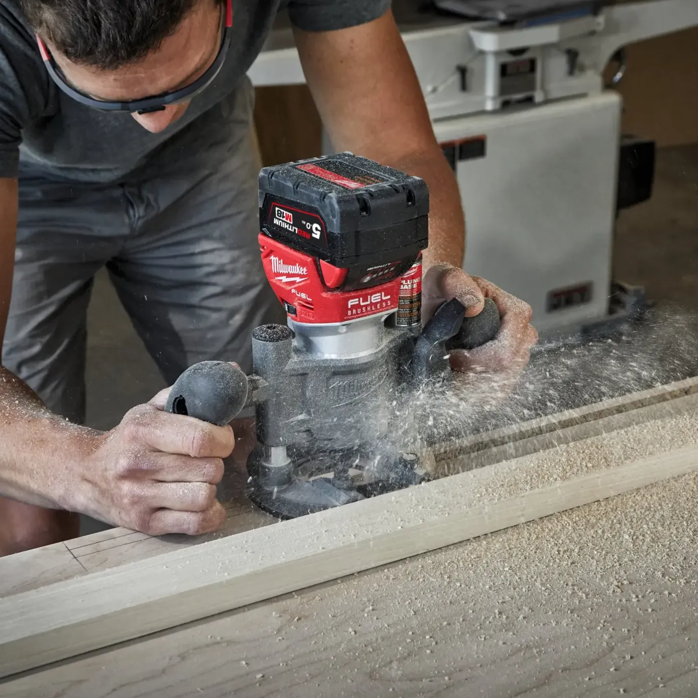 Milwaukee M18 FTR8-0X Fuel™ 18V overfræser solo* Overfræsere