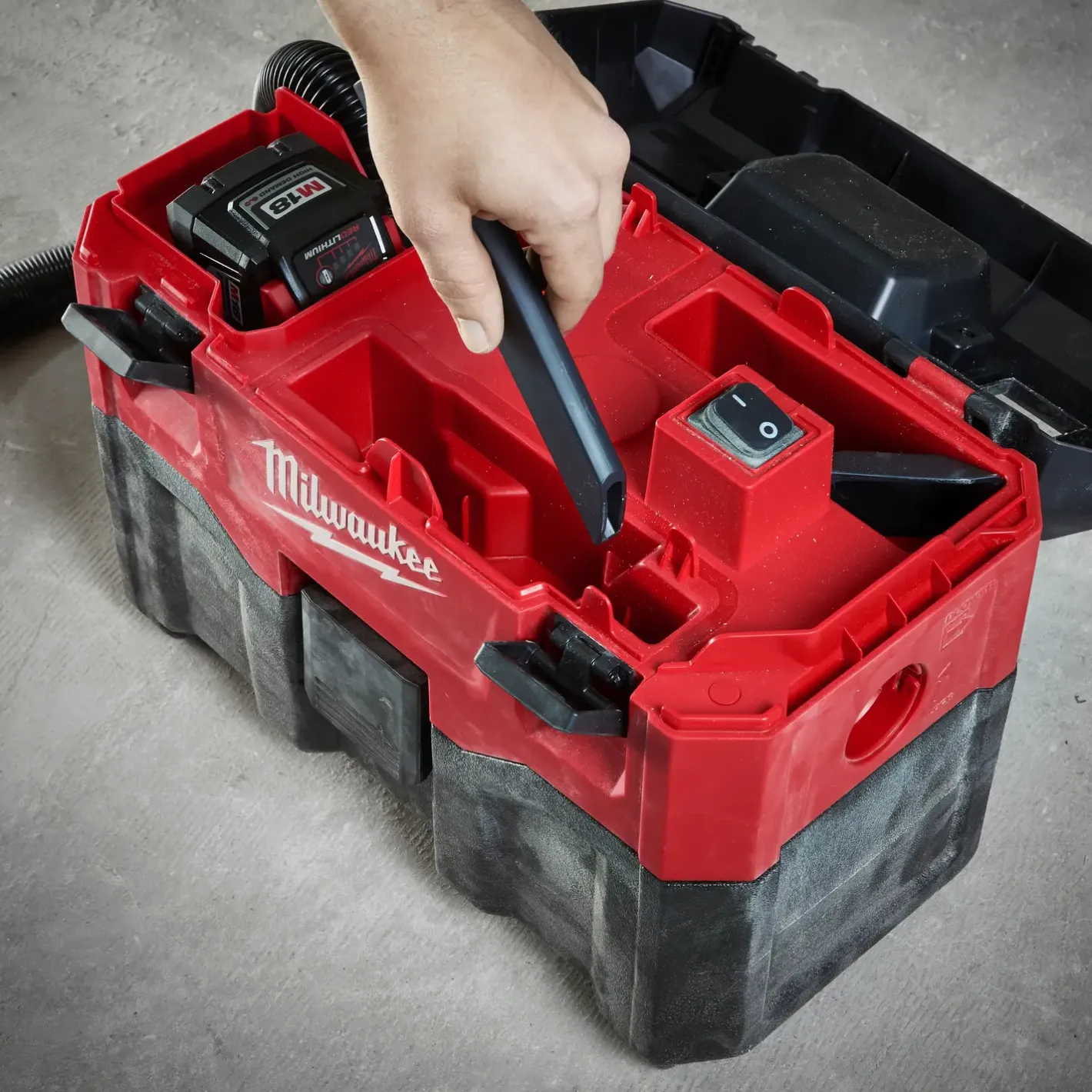 Milwaukee M18 VC2 -0 18V våd/tør-støvsuger solo* Støvsugere