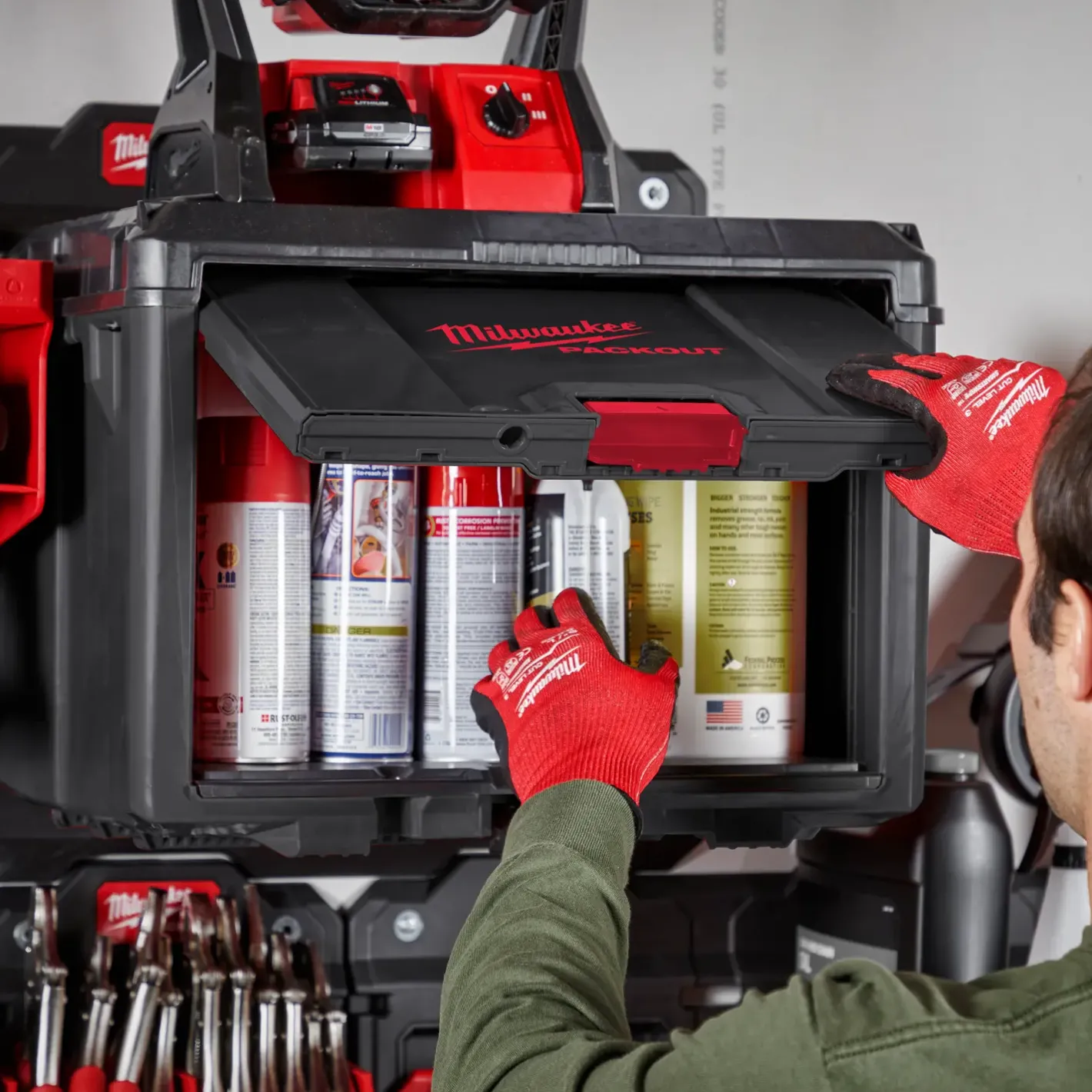 Milwaukee Packout™ jalousiskab* Arbejdsborde Og Reoler