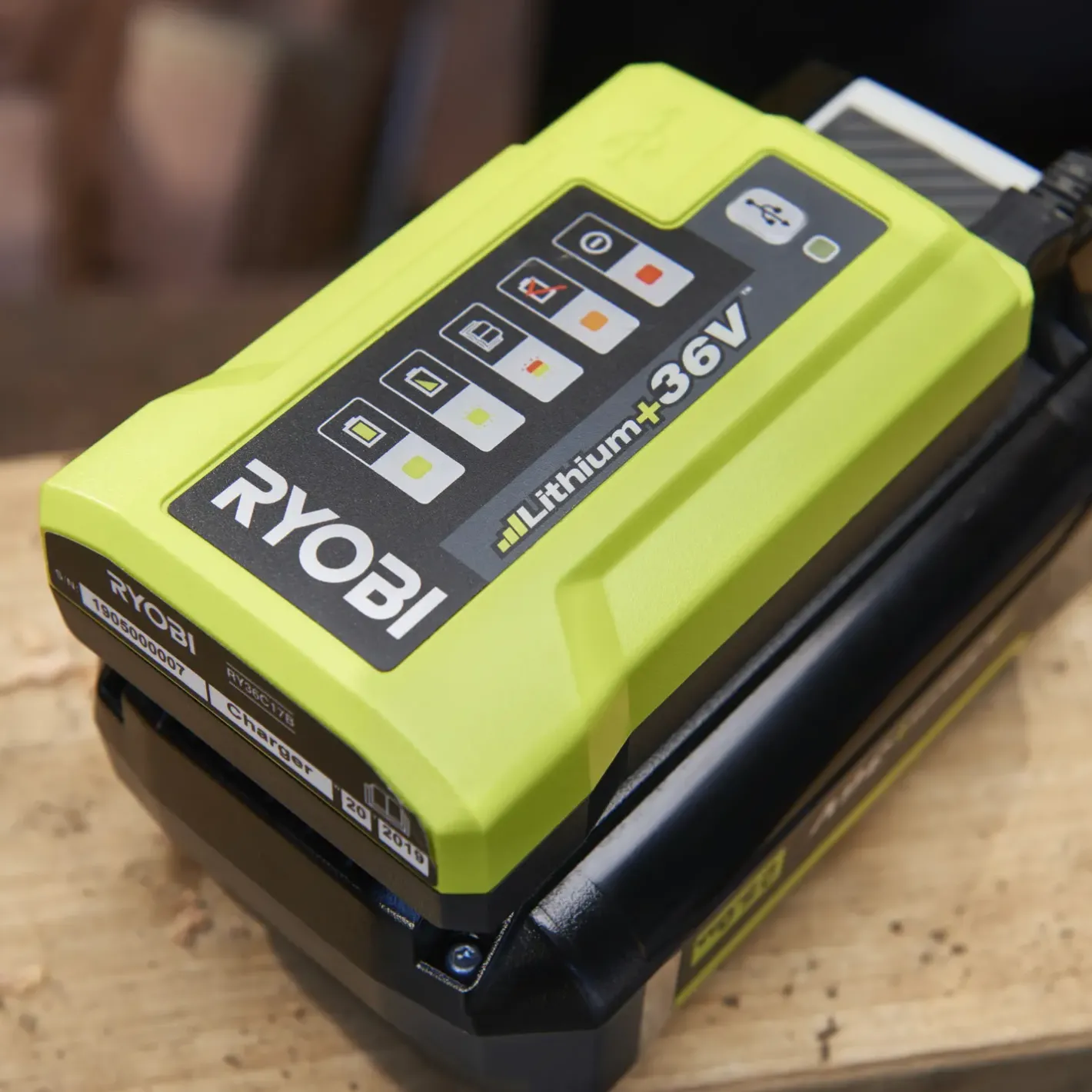 Ryobi RY36C17A 36V MAX POWER lader* Batterier Og Opladere