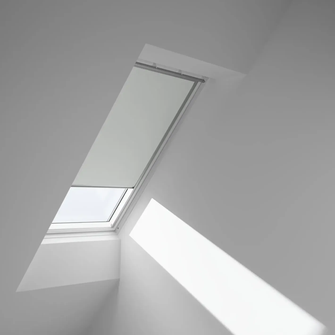 Velux mørklægningsgardin manuel DKL MK08 mørkeblå 78x140cm* Gardiner|Tilbehør Til Kontor Og Værksted